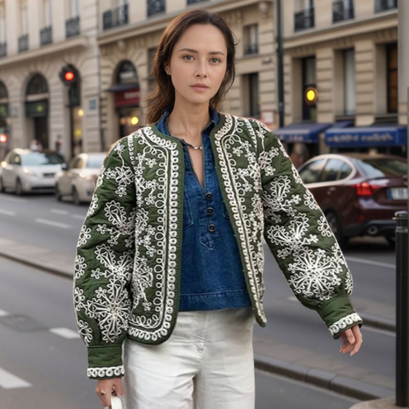 Jaqueta Bordada Boho Chic Com Estampa Vintage