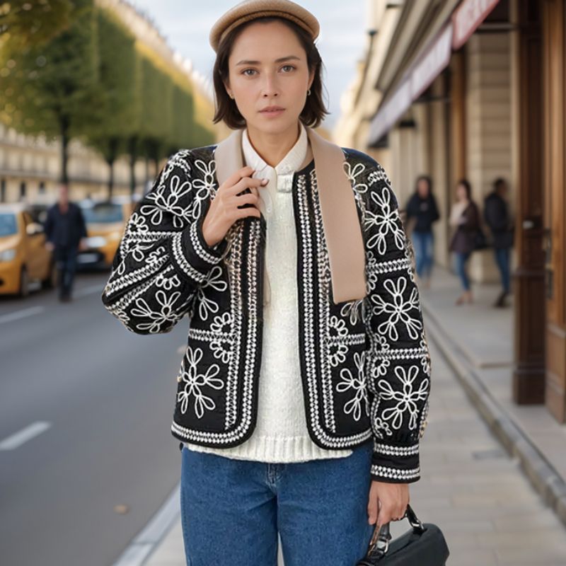 Jaqueta Bordada Boho Chic Com Estampa Vintage