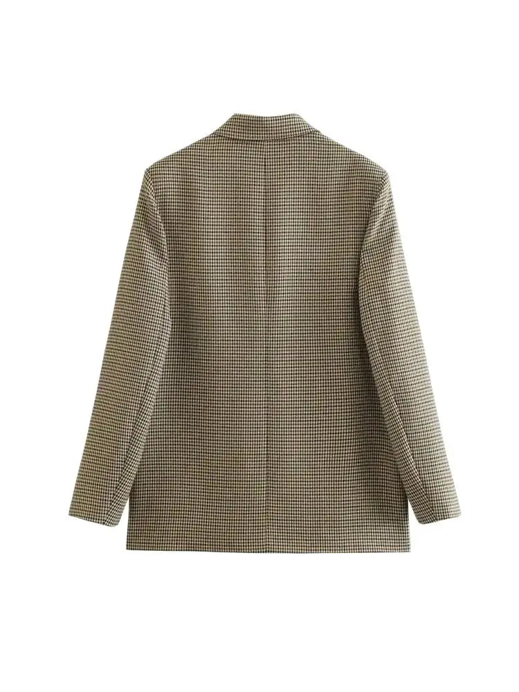 blazer feminino xadrez, blazer xadrez vintage, blazer feminino elegante, blazer feminino com lapela, blazer feminino casual chic, blazer feminino de inverno, blazer com botões duplos, blazer feminino sofisticado, blazer feminino de poliéster, blazer feminino para escritório