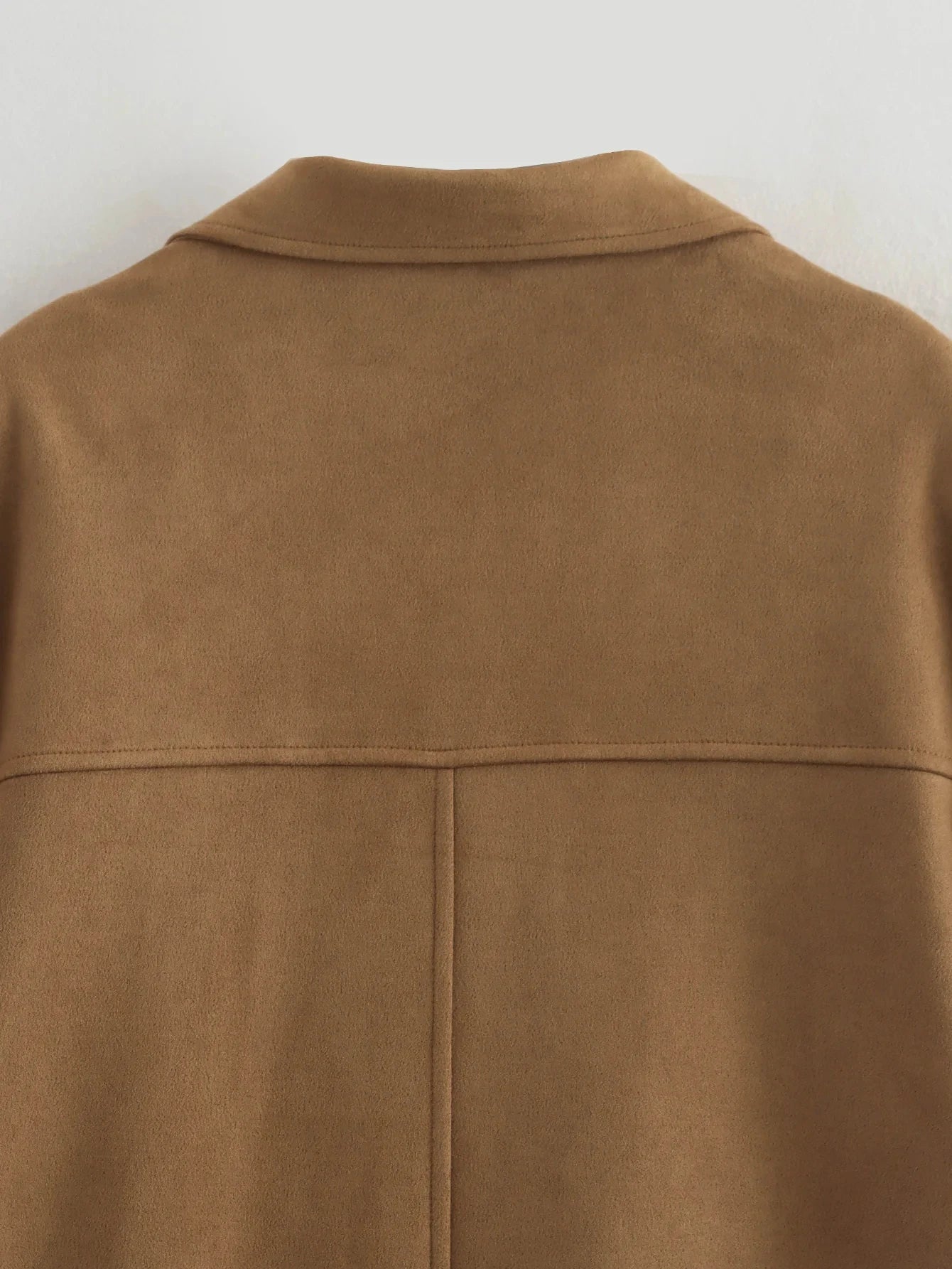 blazer feminino com lapela, blazer feminino elegante, blazer feminino versátil, blazer feminino outono inverno, blazer feminino de poliéster, blazer feminino com bolsos, blazer feminino corte reto, blazer feminino sofisticado, blazer feminino comfy, blazer feminino estilo high street