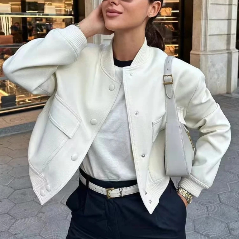  jaqueta bomber tweed, jaqueta feminina tweed, jaqueta feminina casual chic, jaqueta bomber feminina elegante, jaqueta feminina curta, jaqueta feminina com zíper, jaqueta feminina outono inverno, jaqueta feminina moderna, jaqueta feminina sofisticada, jaqueta feminina com bolsos