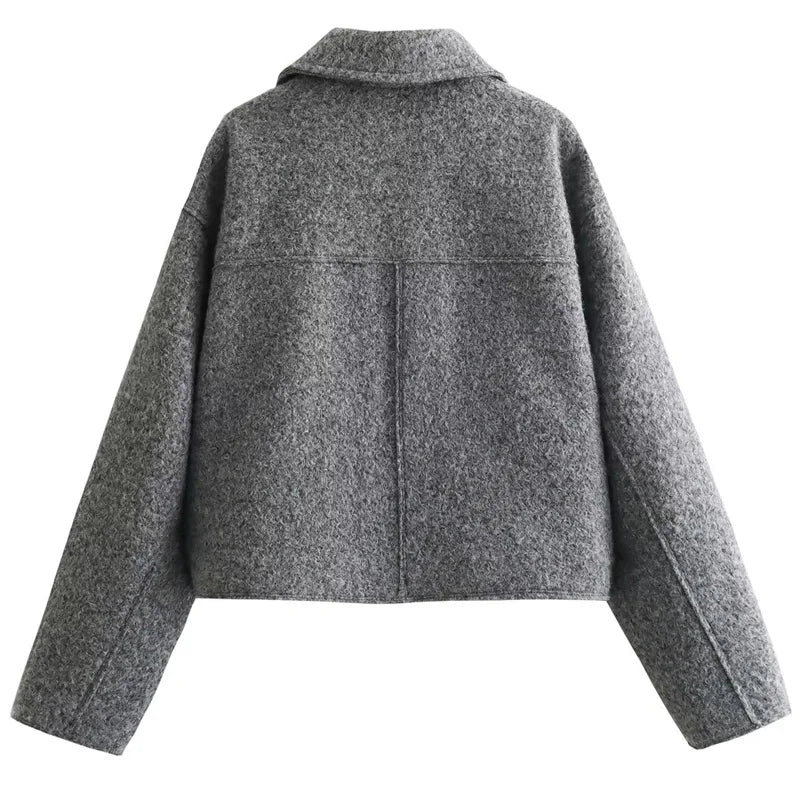 jaqueta bomber tweed, jaqueta feminina tweed, jaqueta feminina casual chic, jaqueta bomber feminina elegante, jaqueta feminina curta, jaqueta feminina com zíper, jaqueta feminina outono inverno, jaqueta feminina moderna, jaqueta feminina sofisticada, jaqueta feminina com bolsos