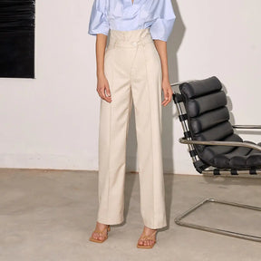 calça de perna larga feminina, calça feminina cintura alta, calça feminina moderna, calça feminina sofisticada, calça feminina para outono inverno, calça feminina streetwear, calça feminina elegante, calça de poliéster feminina, calça feminina casual chic, calça feminina com caimento perfeito