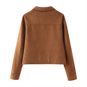  jaqueta feminina de camurça, jaqueta feminina marrom, jaqueta feminina casual chic, jaqueta feminina elegante, jaqueta feminina para outono inverno, jaqueta feminina com zíper, jaqueta feminina moderna, jaqueta feminina sofisticada, jaqueta feminina com bolsos, jaqueta feminina versátil
