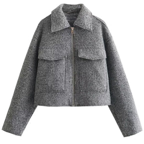  jaqueta bomber tweed, jaqueta feminina tweed, jaqueta feminina casual chic, jaqueta bomber feminina elegante, jaqueta feminina curta, jaqueta feminina com zíper, jaqueta feminina outono inverno, jaqueta feminina moderna, jaqueta feminina sofisticada, jaqueta feminina com bolsos