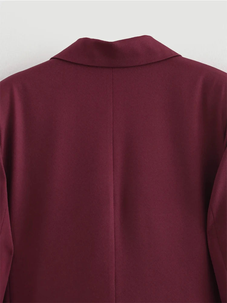 blazer feminino,  
blazer feminino vinho,  
blazer social feminino,  
blazer feminino alfaiataria,  
blazer feminino elegante,  
blazer feminino para trabalho,  
blazer feminino minimalista,  
blazer feminino com botão,  
blazer feminino de poliéster,  
blazer feminino versátil.