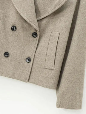 blazer feminino,  
casaco feminino de lã,  
blazer feminino curto,  
casaco feminino elegante,  
blazer feminino com botões duplos,  
casaco feminino inverno,  
casaco feminino com lapela,  
blazer feminino de lã sintética,  
blazer feminino sofisticado,  
casaco feminino estiloso.