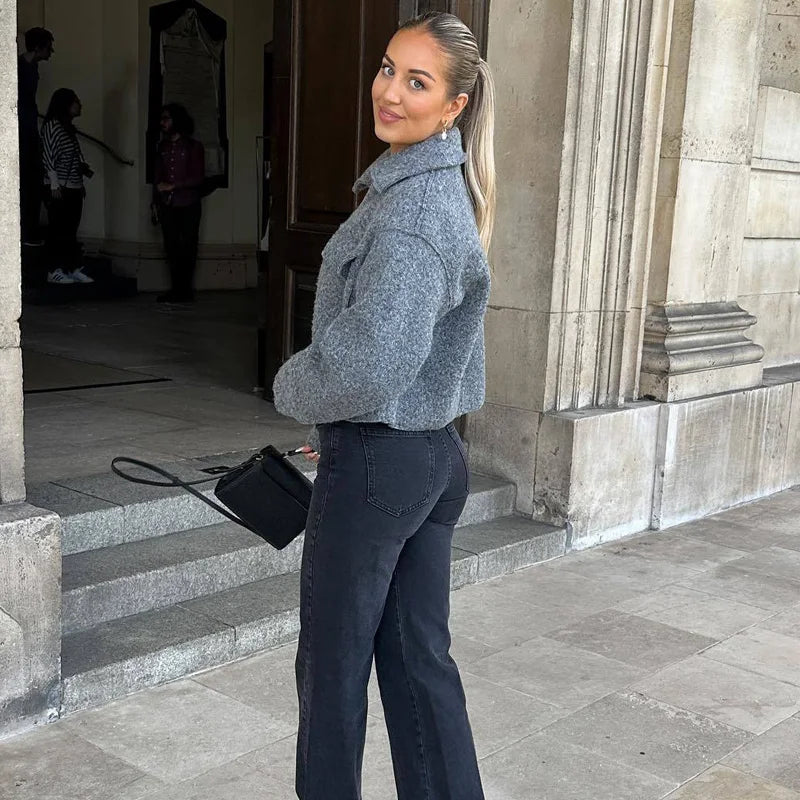  jaqueta bomber tweed, jaqueta feminina tweed, jaqueta feminina casual chic, jaqueta bomber feminina elegante, jaqueta feminina curta, jaqueta feminina com zíper, jaqueta feminina outono inverno, jaqueta feminina moderna, jaqueta feminina sofisticada, jaqueta feminina com bolsos