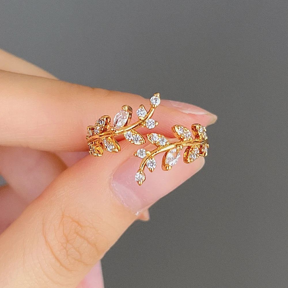 Huitan-Folhas Extravagantes Design Ajustável Anéis de Abertura para Mulheres, Anel Oliva de Zircônia Cúbica Espumante, Roupa Diária da Festa, Jóias da Moda
