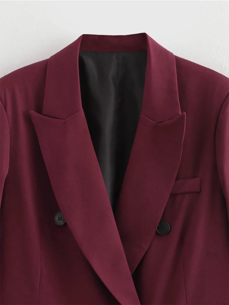 blazer feminino,  
blazer feminino vinho,  
blazer social feminino,  
blazer feminino alfaiataria,  
blazer feminino elegante,  
blazer feminino para trabalho,  
blazer feminino minimalista,  
blazer feminino com botão,  
blazer feminino de poliéster,  
blazer feminino versátil.